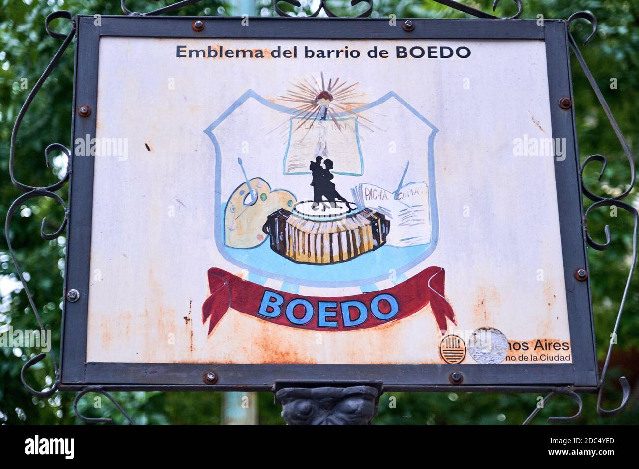 Buenos Aires / Argentina; 14-nov-2020: Cartel con el emblema del barrio de Boedo Foto de stock