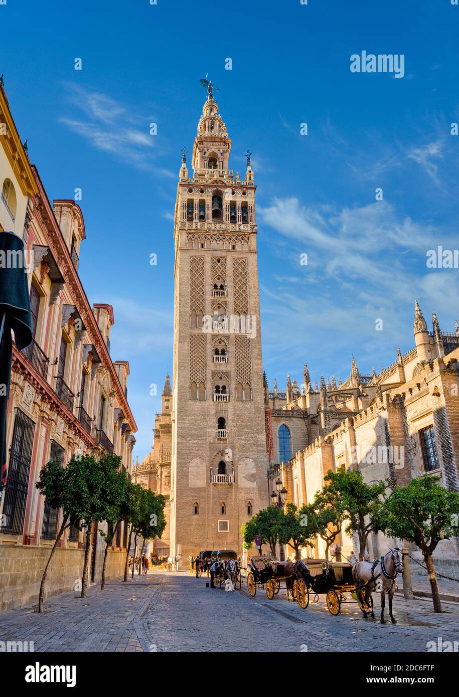 La Torre de la Giralda, Sevilla, España Foto de stock