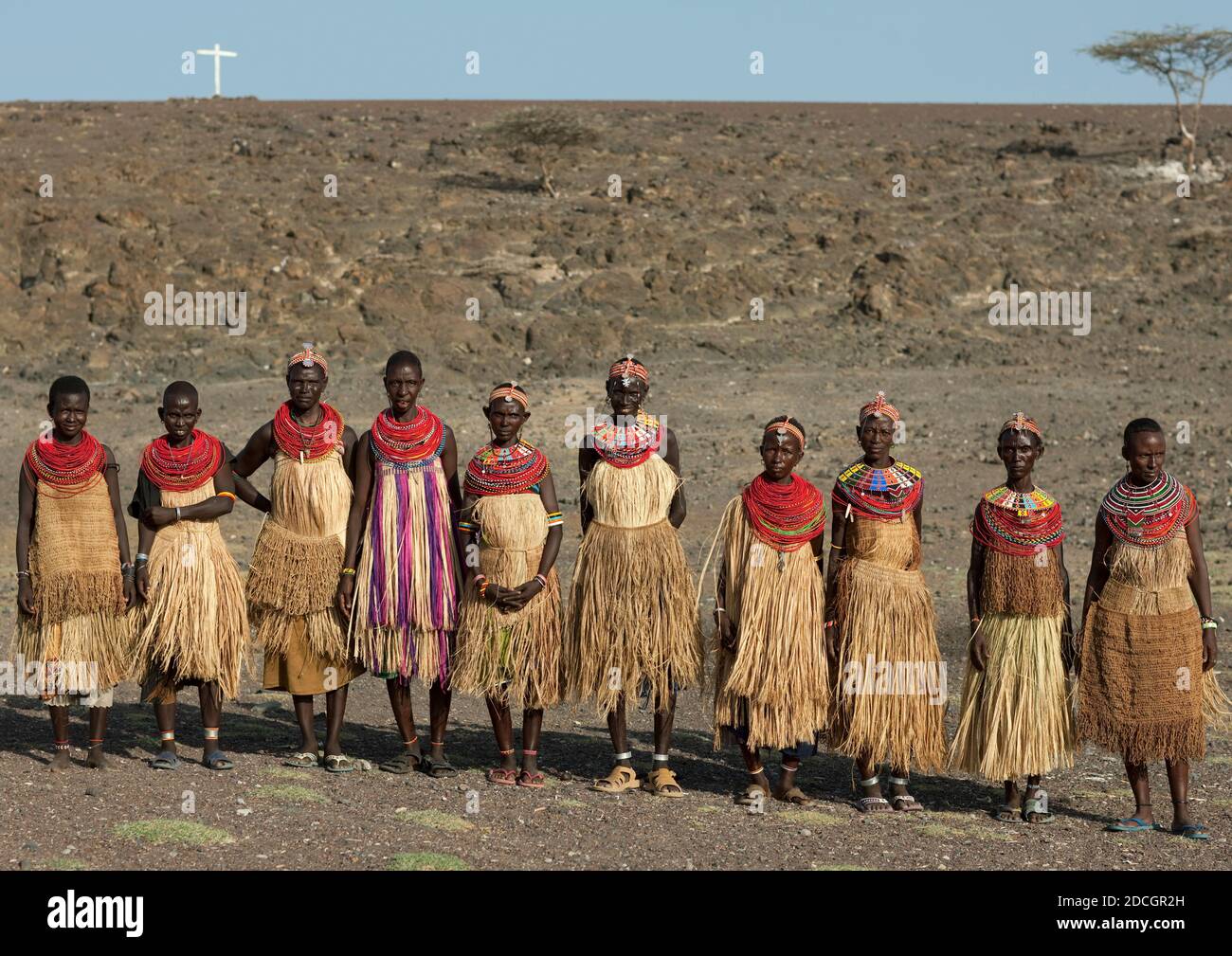 Las mujeres de la tribu el molo con ropa tradicional, la provincia del  Valle del Rift, el lago Turkana, Kenia Fotografía de stock - Alamy