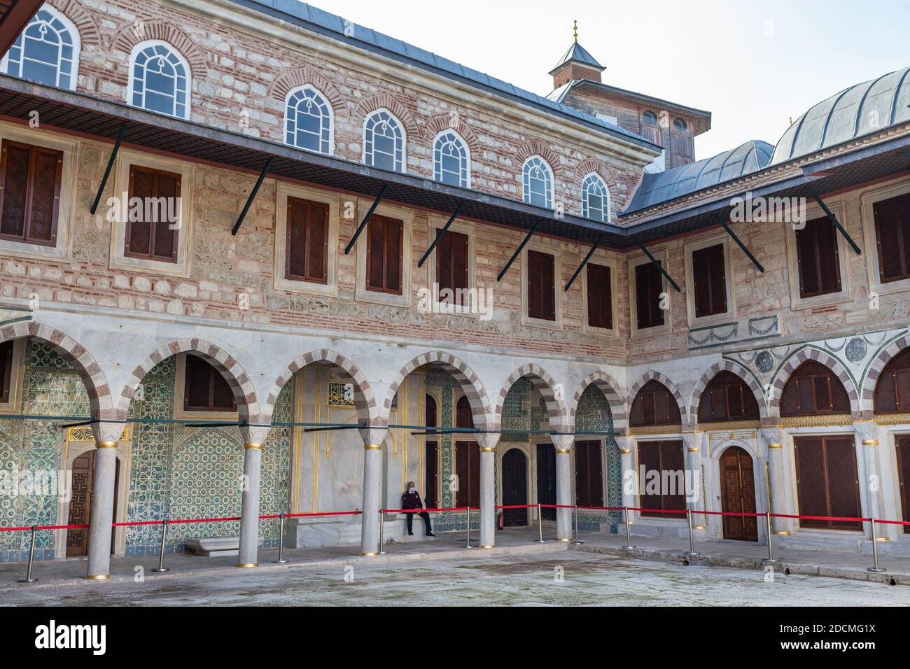 Vista interior de la sección de Harem Imperial en el Palacio Topkapi que es un gran museo en el este del distrito Fatih de Estambul en Turquía. Foto de stock