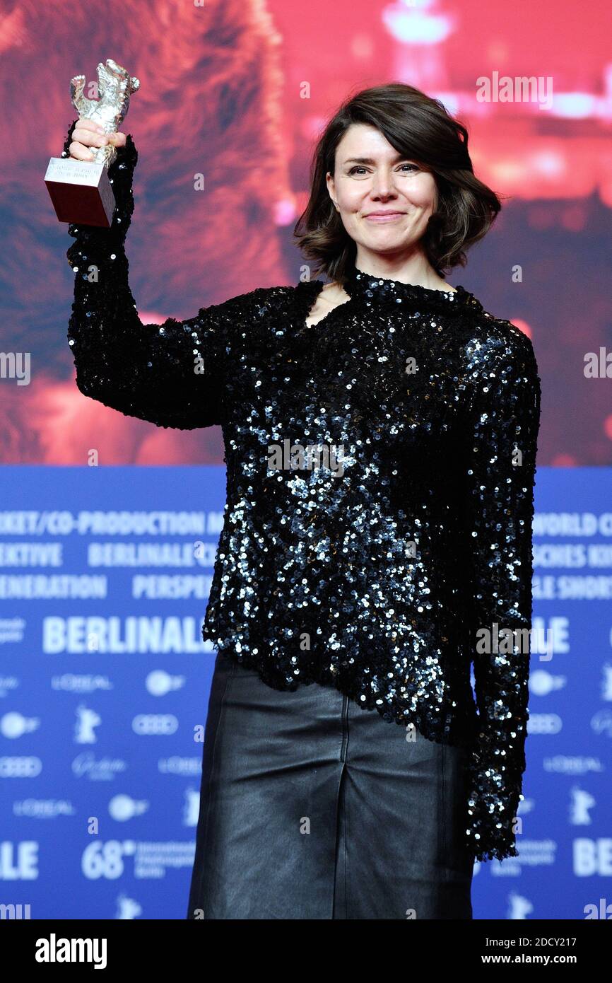 El director y guionista polaco Malgorzata Szumowska recibe el Premio del Gran Jurado del Oso de Plata por la película 'Mug' (Twarz) durante la rueda de prensa de los Ganadores del 68º Festival Internacional de Cine de Berlín (Berlinale) en Berlín, Alemania, el 24 de febrero de 2018. Foto de Aurore Marechal/ABACAPRESS.COM Foto de stock