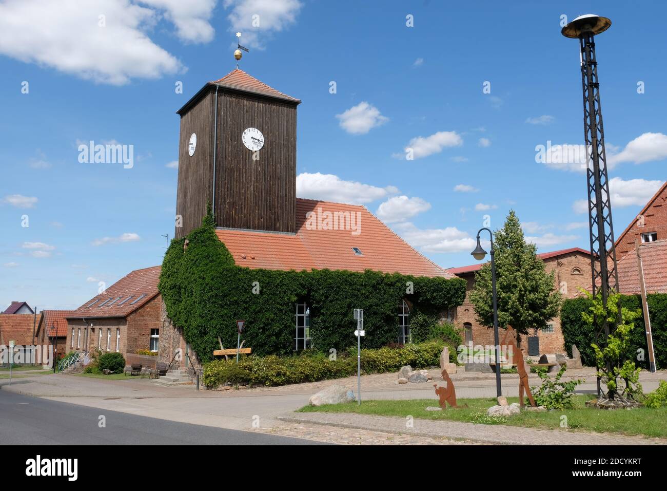 Wanderkirche, Iglesia en Dorfplatz, Althüttendorf, Barnim, Brandeburgo, Alemania Foto de stock