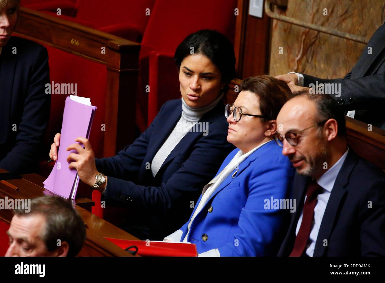 Sonia Krimi durante el turno de preguntas en el Palacio Bourbon, la Asamblea Nacional Francesa en París, Francia el 20 de marzo de 2018. Foto de Stephane le Tellec/ABACAPRESS.COM Foto de stock