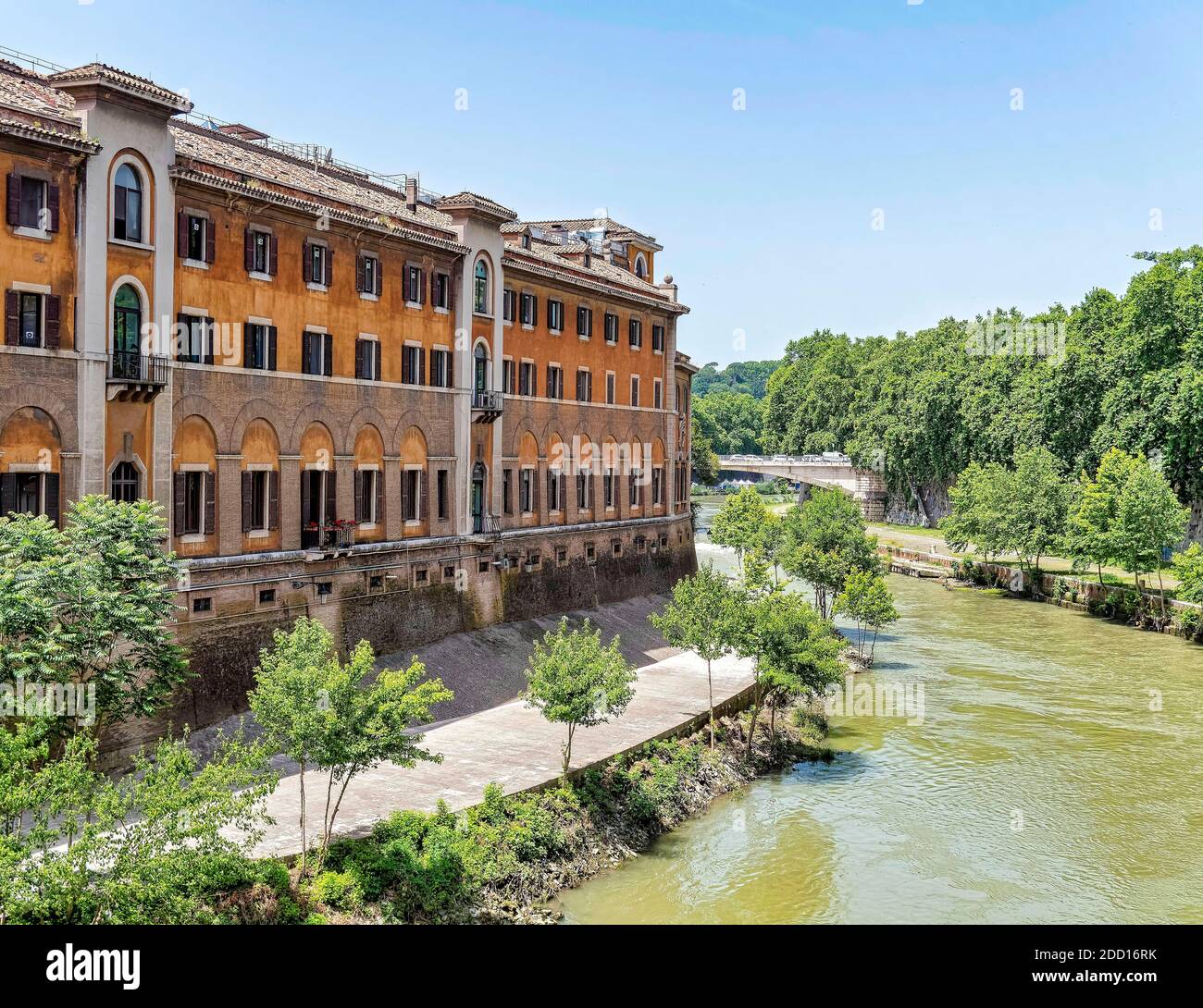 Fatebenefratelli es un hospital histórico en la isla de Tiberina, en Roma, Italia Fotografía de