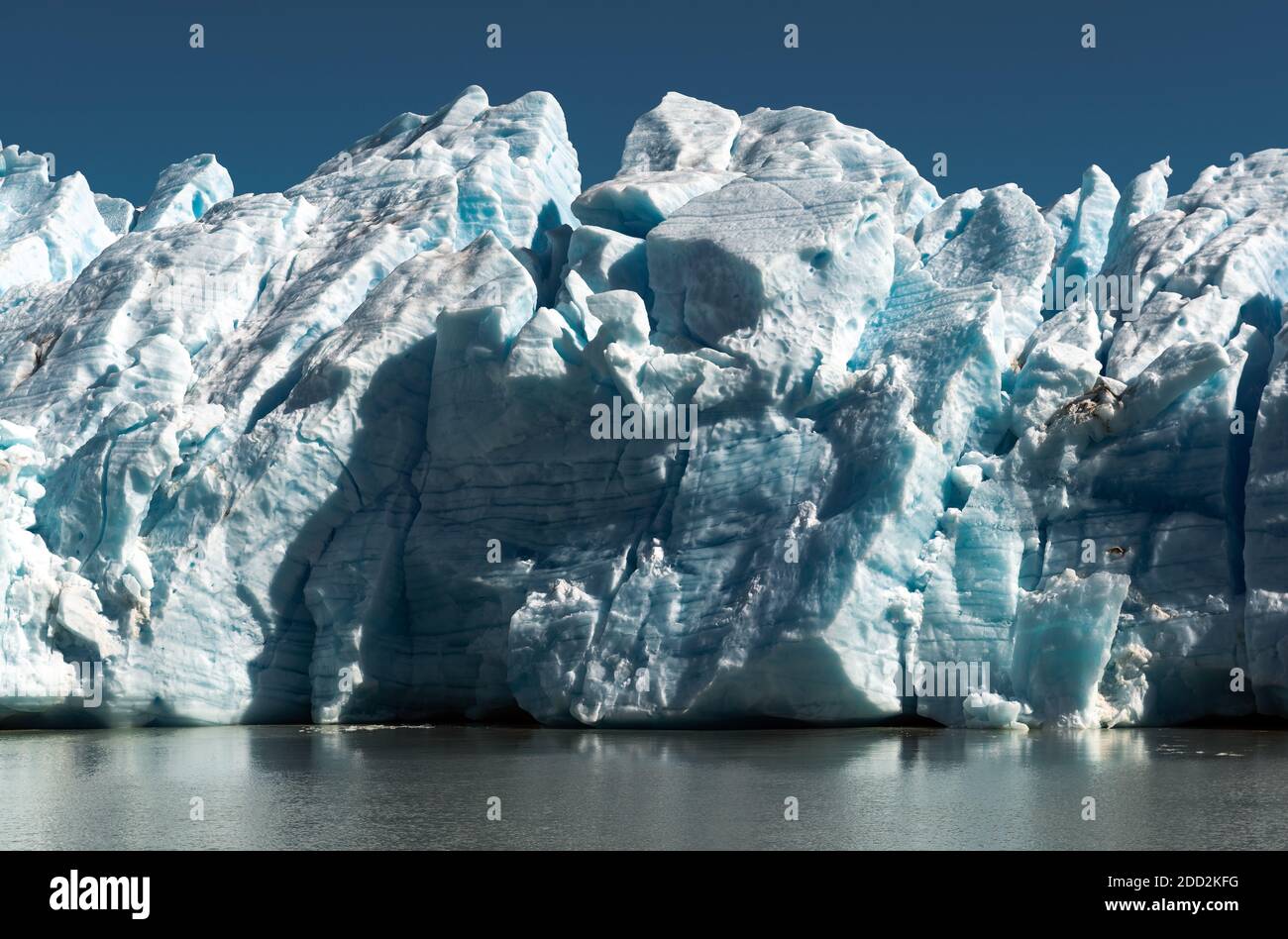 Drama y Nostalgia por el glaciar Grey en retroceso debido al cambio climático, Parque Nacional Torres del Paine, Patagonia, Chile. Foto de stock