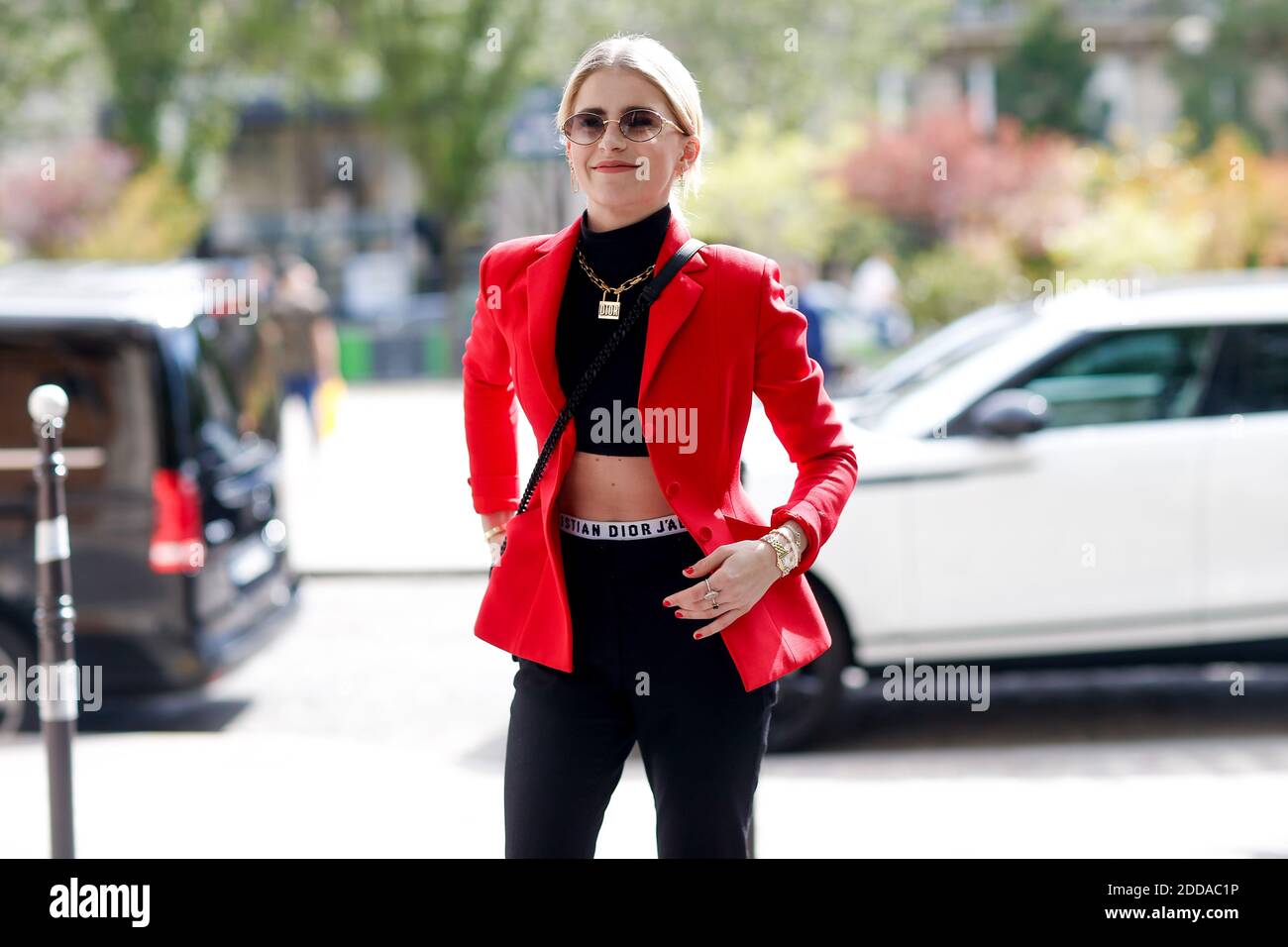 Al estilo de la calle, Caroline Daur llegando a Dior Primavera-Verano 2019  espectáculo de ropa de hombre celebrado en Garde Republicaine, en París,  Francia, el 23 de junio de 2018. Foto de