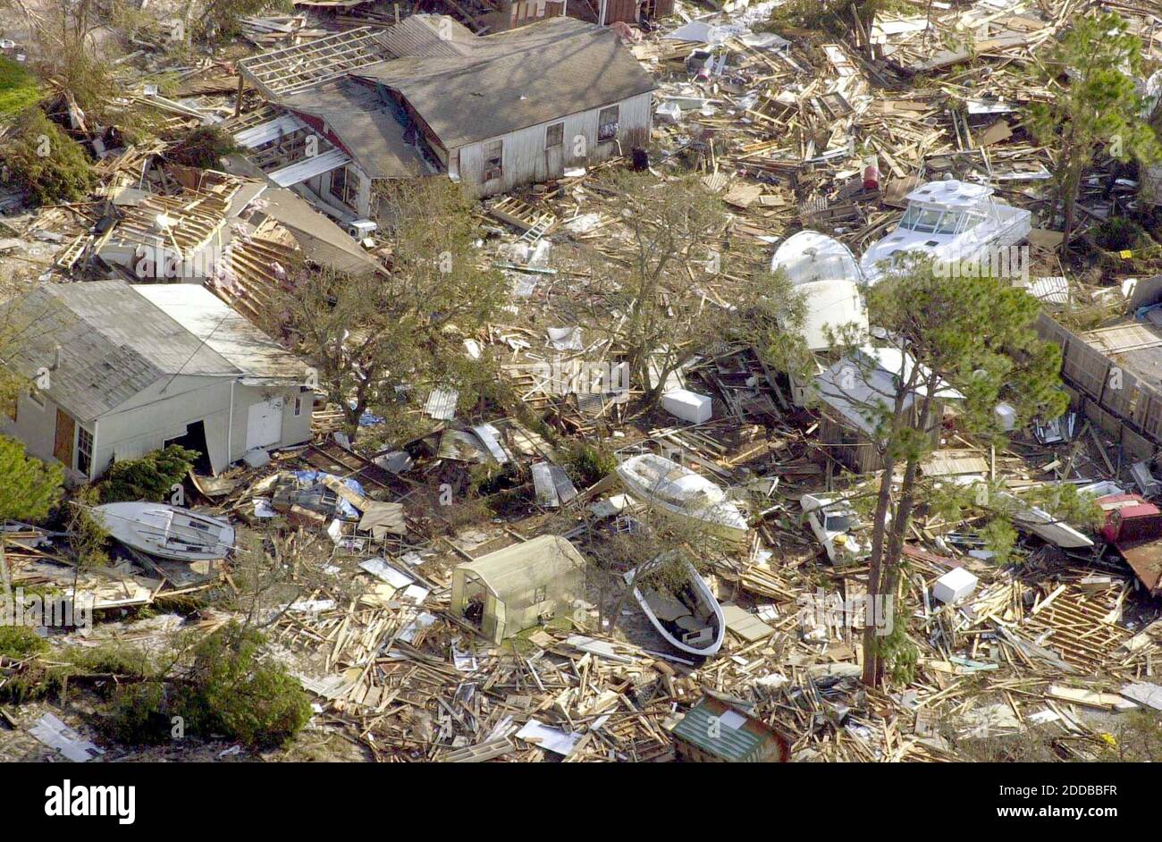 NO HAY PELÍCULA, NO HAY VÍDEO, NO hay televisión, NO HAY DOCUMENTAL - una vista aérea que muestra la devastación por el huracán Iván de la clave del perdido, Florida, al suroeste de Pensacola, se muestra el viernes, 17 de septiembre de 2004.Foto por Peter Andrew Bosch/Miami Herald/KRT/ABACA. Foto de stock