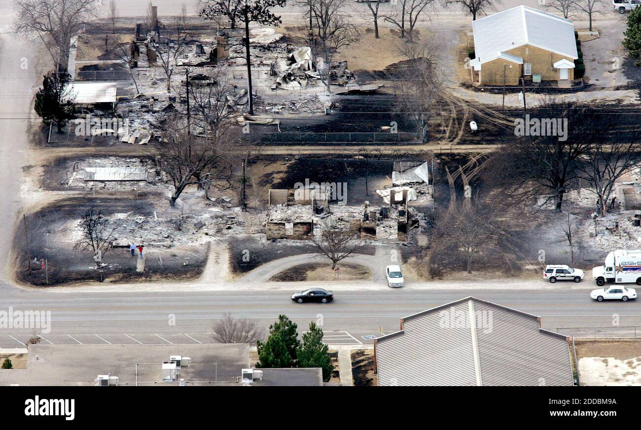 NO HAY PELÍCULA, NO HAY VÍDEO, NO hay televisión, NO HAY DOCUMENTAL - Vista aérea de Cross Plains, Texas, el 28 de diciembre de 2005, el día después de que los devastadores incendios de hierba arrasaron a través de la destrucción de casas y la carga de la tierra. Foto de Rodger Mallison/Fort Worth Star-Telegram/KRT/ABACAPRESS.COM Foto de stock