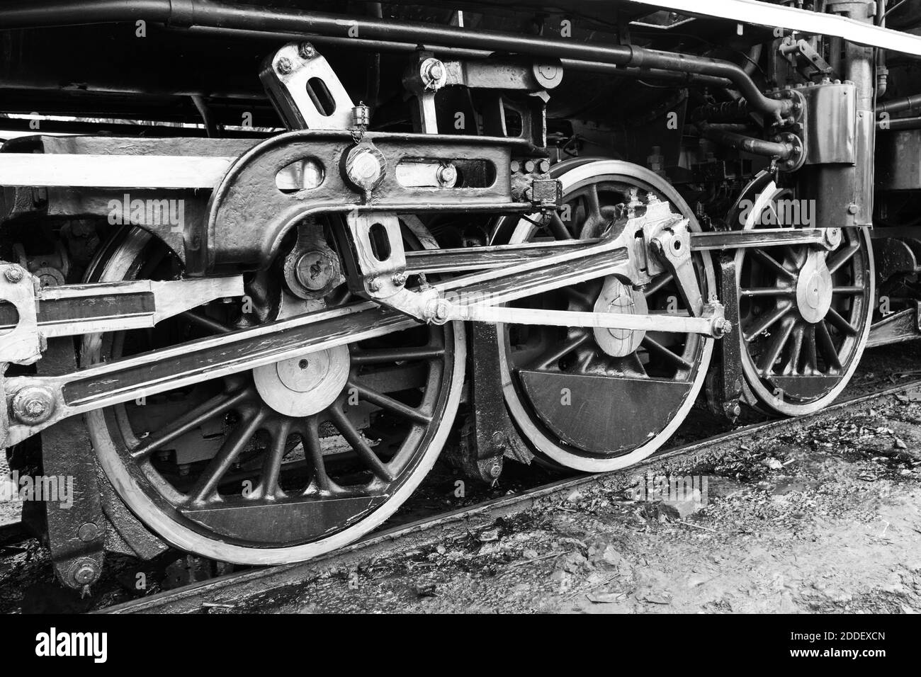 La rueda de tren de la locomotora de vapor Back y White Tono Foto de stock