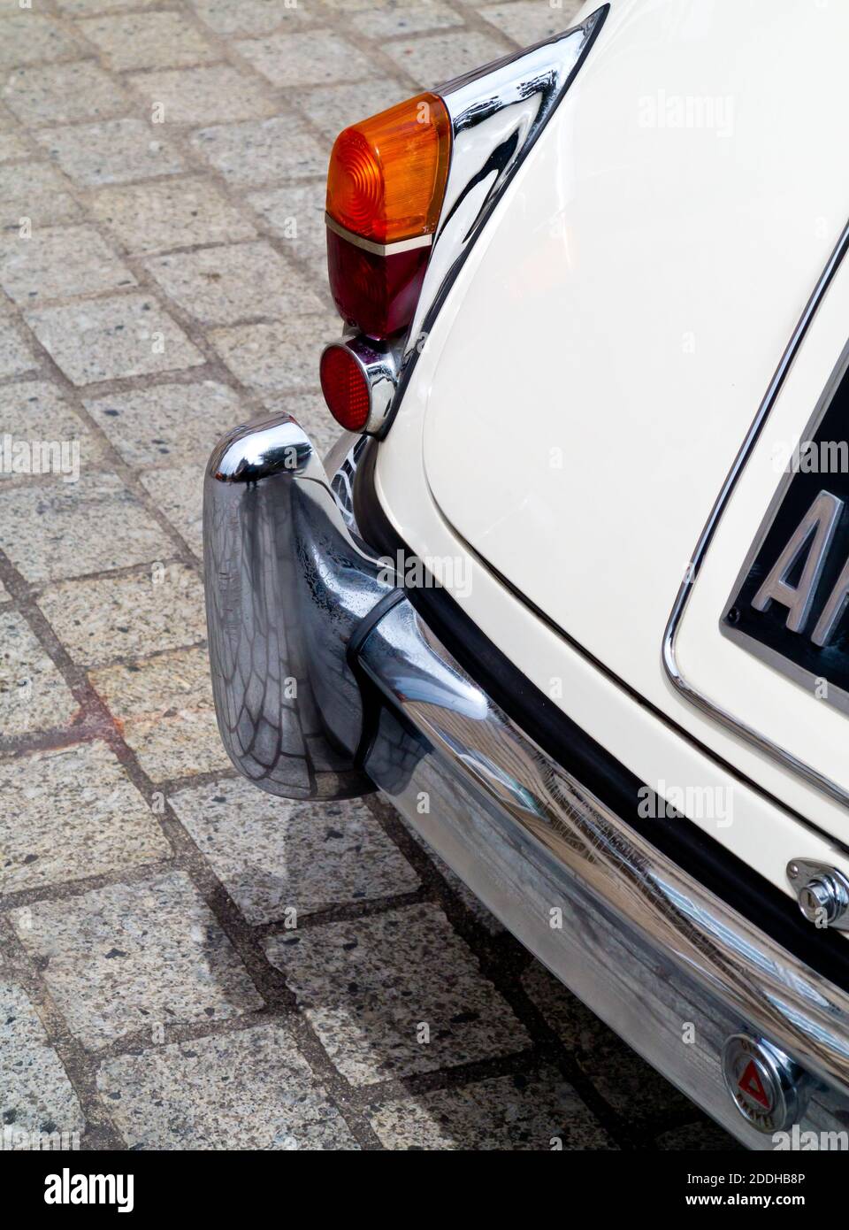 Detalle del parachoques trasero y las luces del Jaguar Mark 2 3.4 litros un berlina deportiva de lujo de tamaño medio fabricado en Coventry, Inglaterra, desde 1959 hasta 1967. Foto de stock