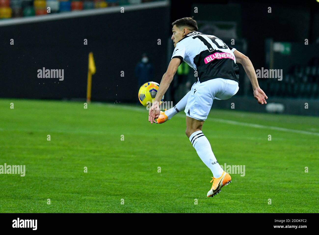 Francesco Zampano Jogador Frosinone Durante Primeira Partida Campeonato  Italiano Futebol — Fotografia de Stock Editorial © VincenzoIzzo #464933080