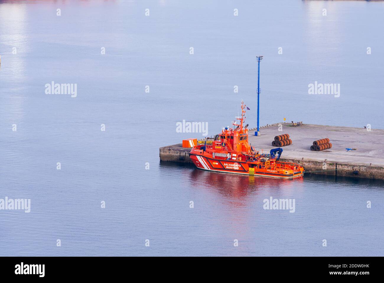 María de Maeztu, barco de rescate marítimo.Sociedad de Salvamento y Seguridad Marítima. El Musel, Gijón, Principado de Asturias, España, Europa Foto de stock