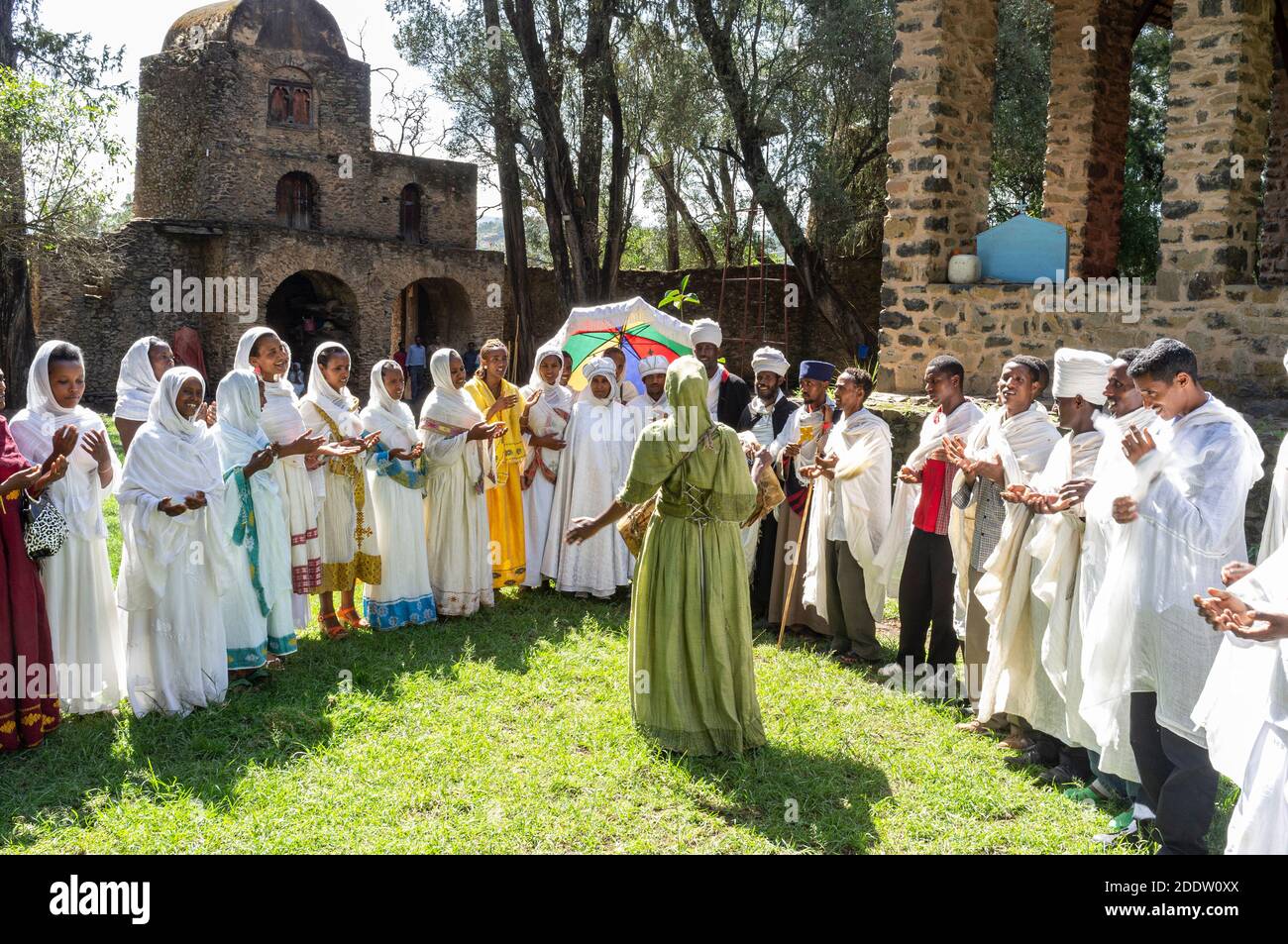 Celebraciones nupciales de la Iglesia Tewahedo Ortodoxa Etíope en el norte de Etiopía Foto de stock