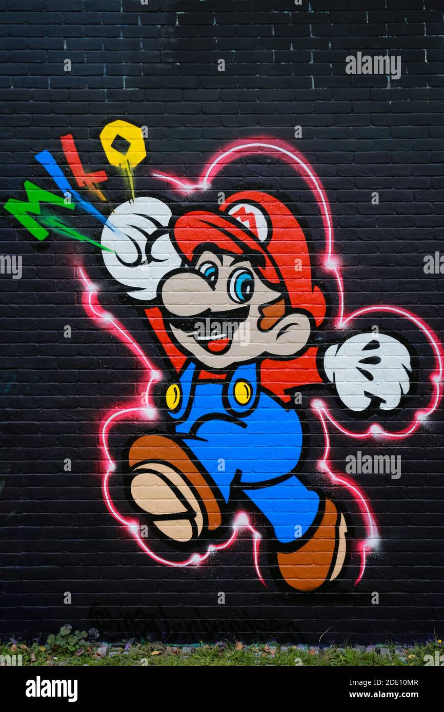 Graffiti Art Mario Fotos E Imagenes De Stock Alamy