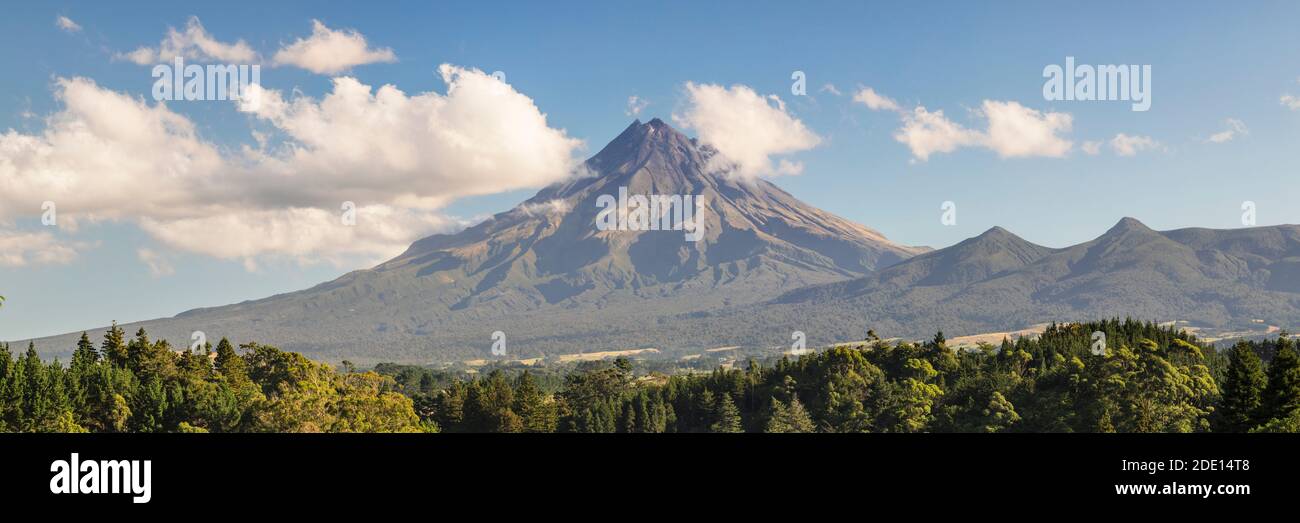 Monte Taranaki, 2518m, Parque Nacional Egmont, Taranaki, Isla Norte, Nueva Zelanda, Pacífico Foto de stock