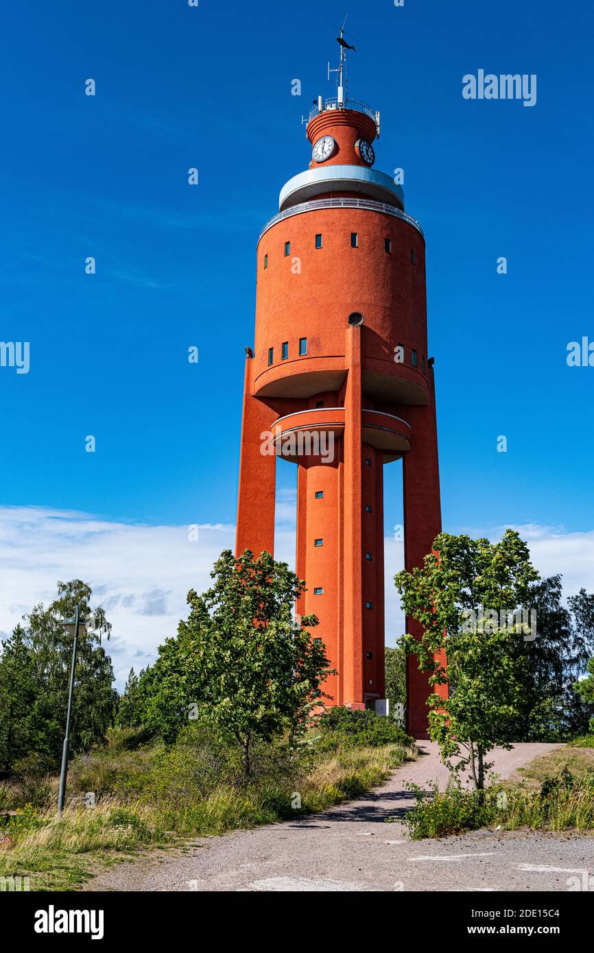 Antigua torre de agua ahora una plataforma de observación, Hanko, sur de Finlandia, Europa Foto de stock