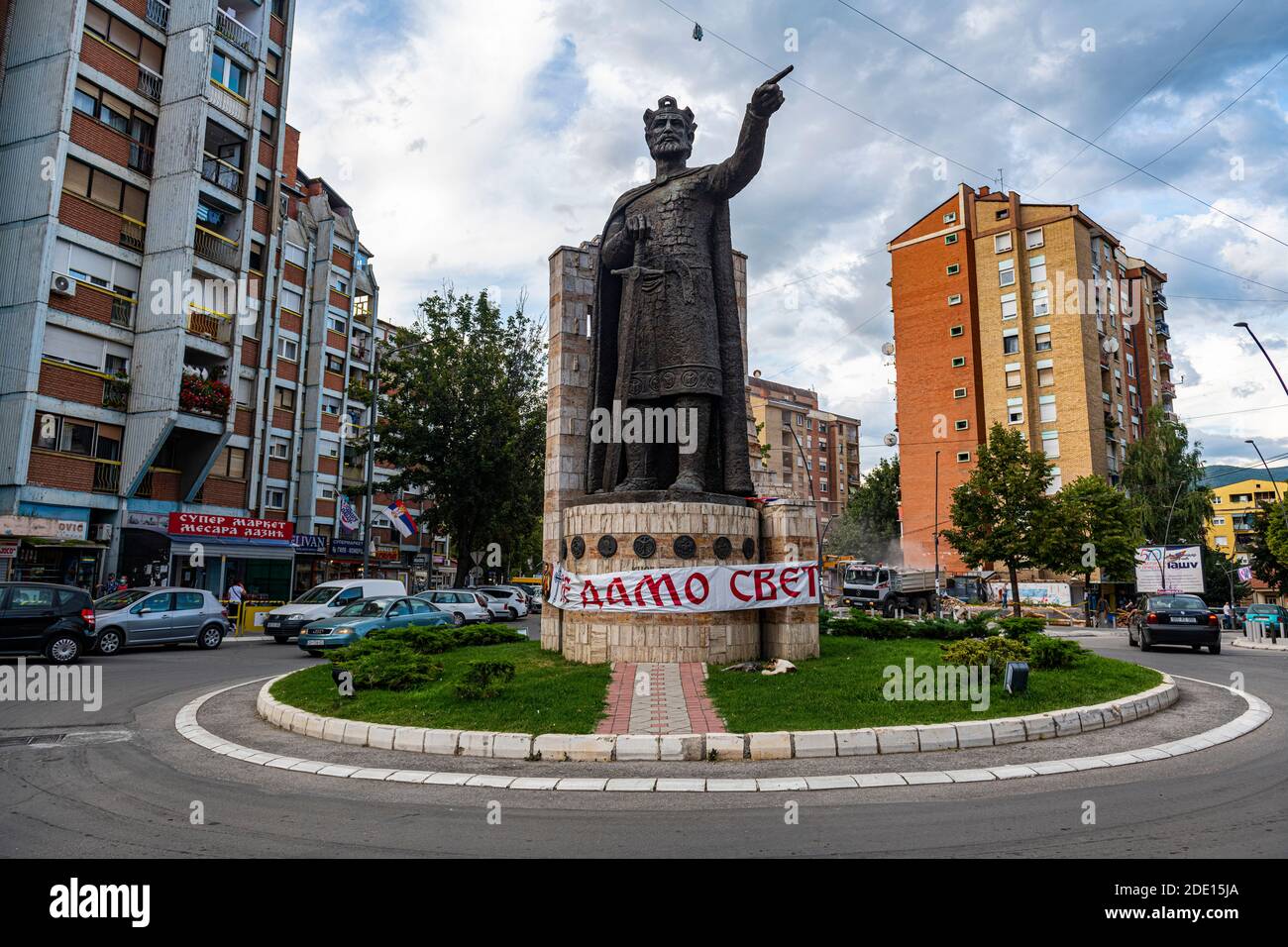 Monumento al Santo Gran Mártir Rey Lázaro, enclave serbio, Mitrovica, Kosovo, Europa Foto de stock