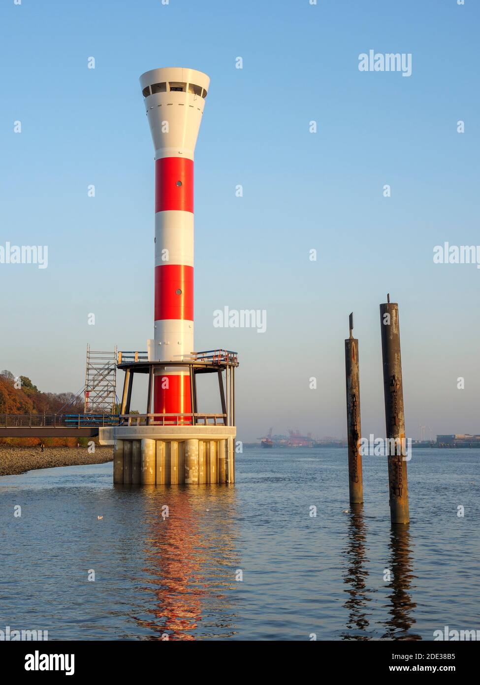 faro Unterfeuer, río Elba en Hamburgo Blankenese, Alemania, Europa Foto de stock