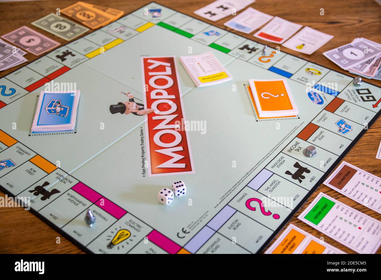 Claire Christchurch lógica Durham, Reino Unido - 5 de abril de 2020: Monopoly es el clásico juego de  venta rápida