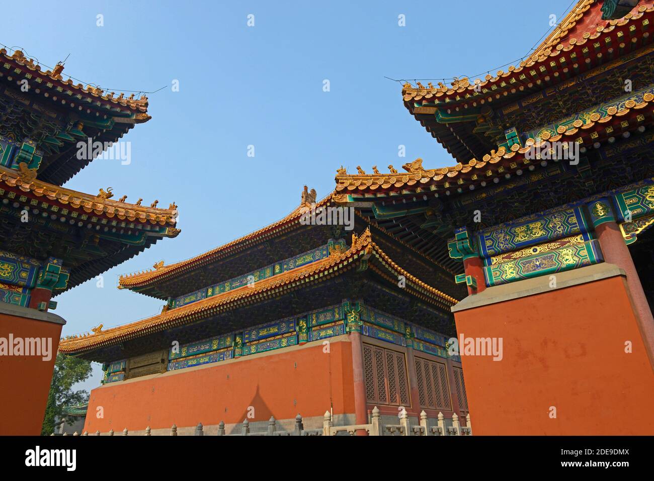 Miaoying temple fotografías e imágenes de alta resolución Alamy