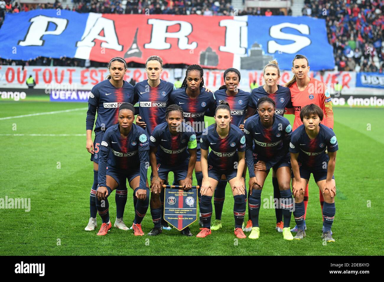 El equipo de Paris Saint Germain Women PSG posar durante el