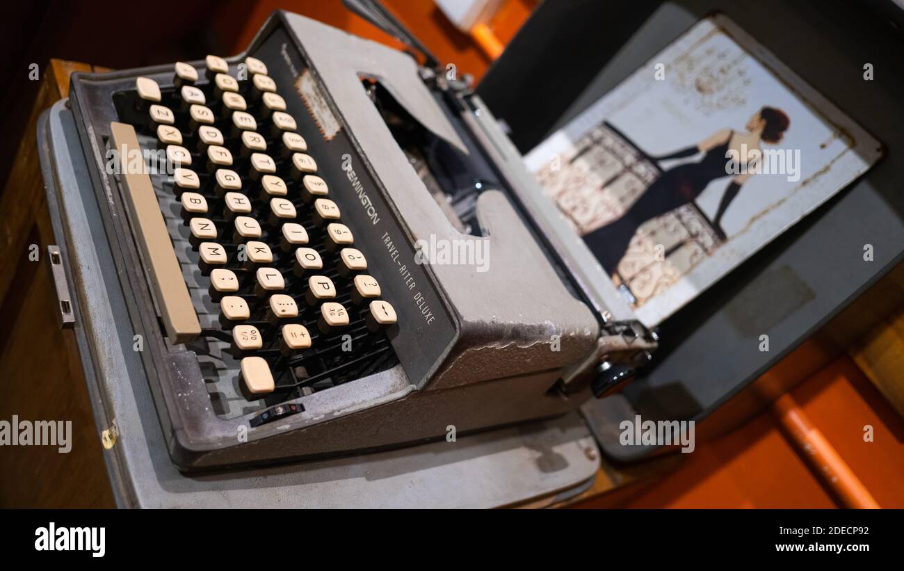 90 viejo tipewriter para la letra del amor Foto de stock