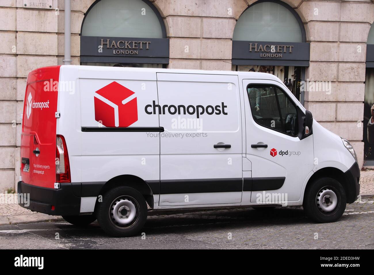 LISBOA, PORTUGAL - 6 DE JUNIO de 2018: Chronopost van de entrega en Lisboa,  Portugal. Chronopost es parte de la compañía postal del grupo DPD  Fotografía de stock - Alamy