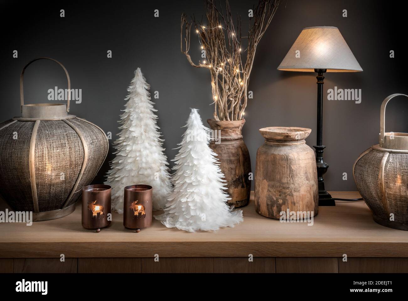 Acogedora decoración interior de Navidad, invierno y año Nuevo. Foto de stock