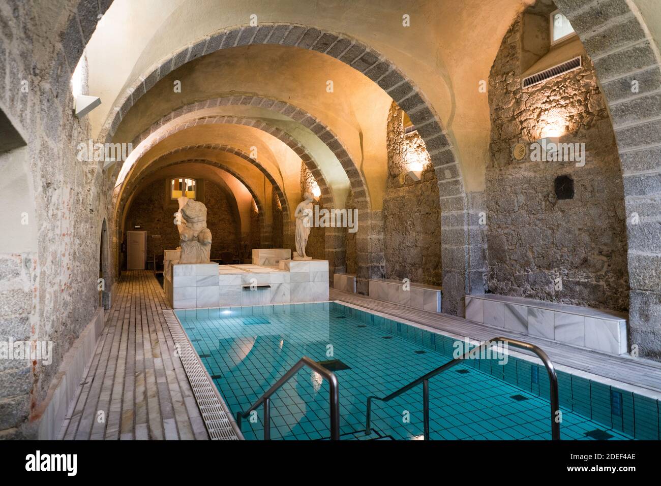Interior del balneario romano en los Baños de Montemayor, España, Europa  Fotografía de stock - Alamy