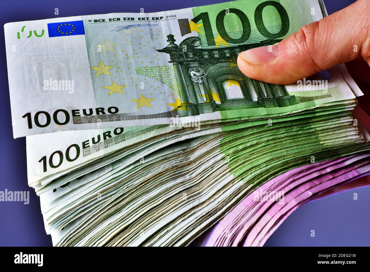 Nuevo billete de 20 euros fotografías e imágenes de alta resolución -  Página 2 - Alamy