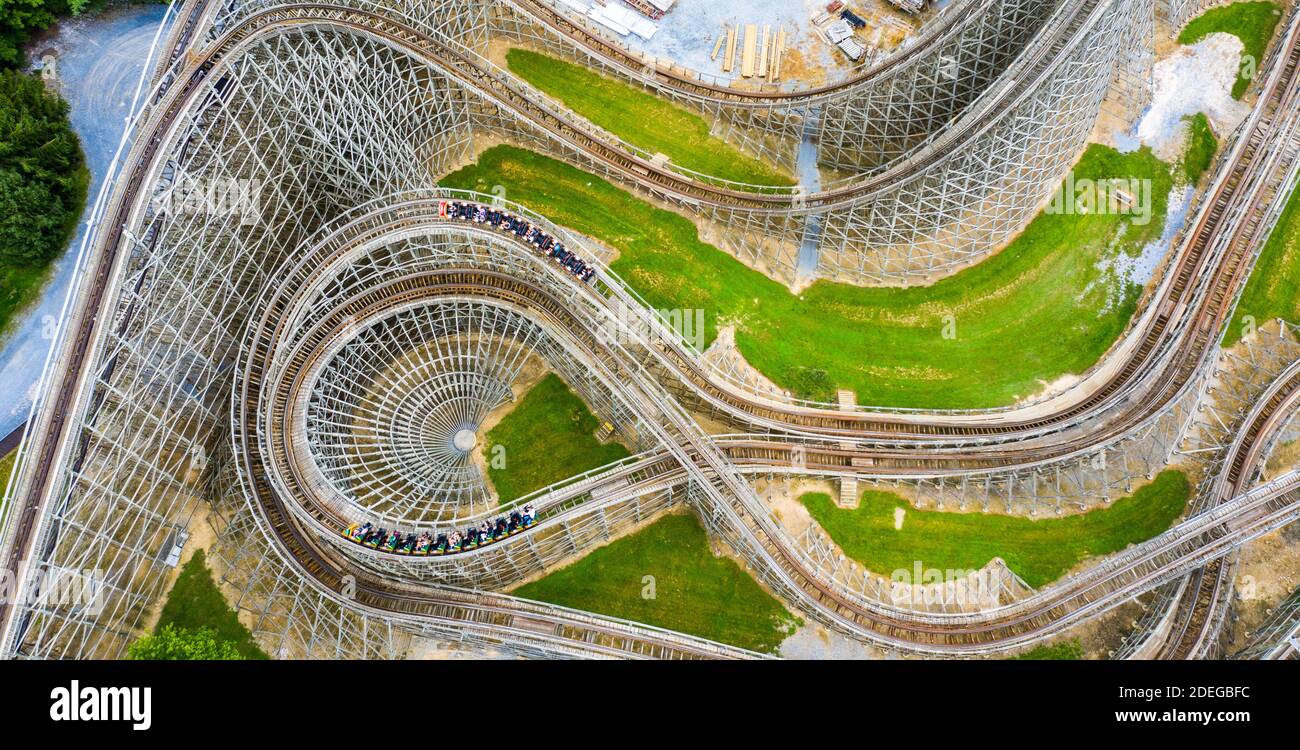 Vista aérea de Great Bear Roller Coaster, Hersheypark Amusement Park, Hershey, PA, EE.UU Foto de stock