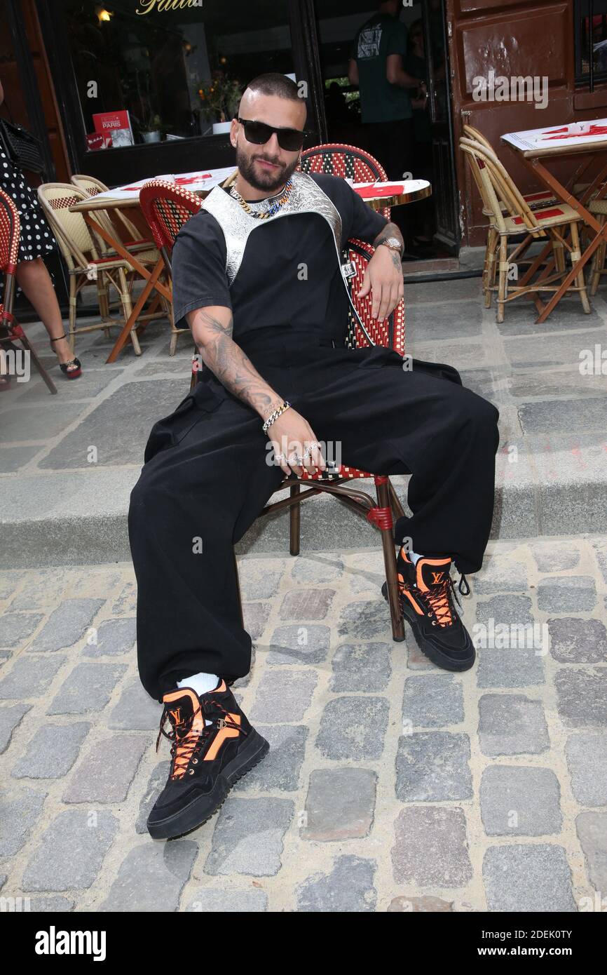 Maluma asiste a la Louis Vuitton Menswear Primavera Verano 2020 Front Row  como parte de la Semana de la Moda de París el 20 de junio de 2019 en  París, Francia. Foto
