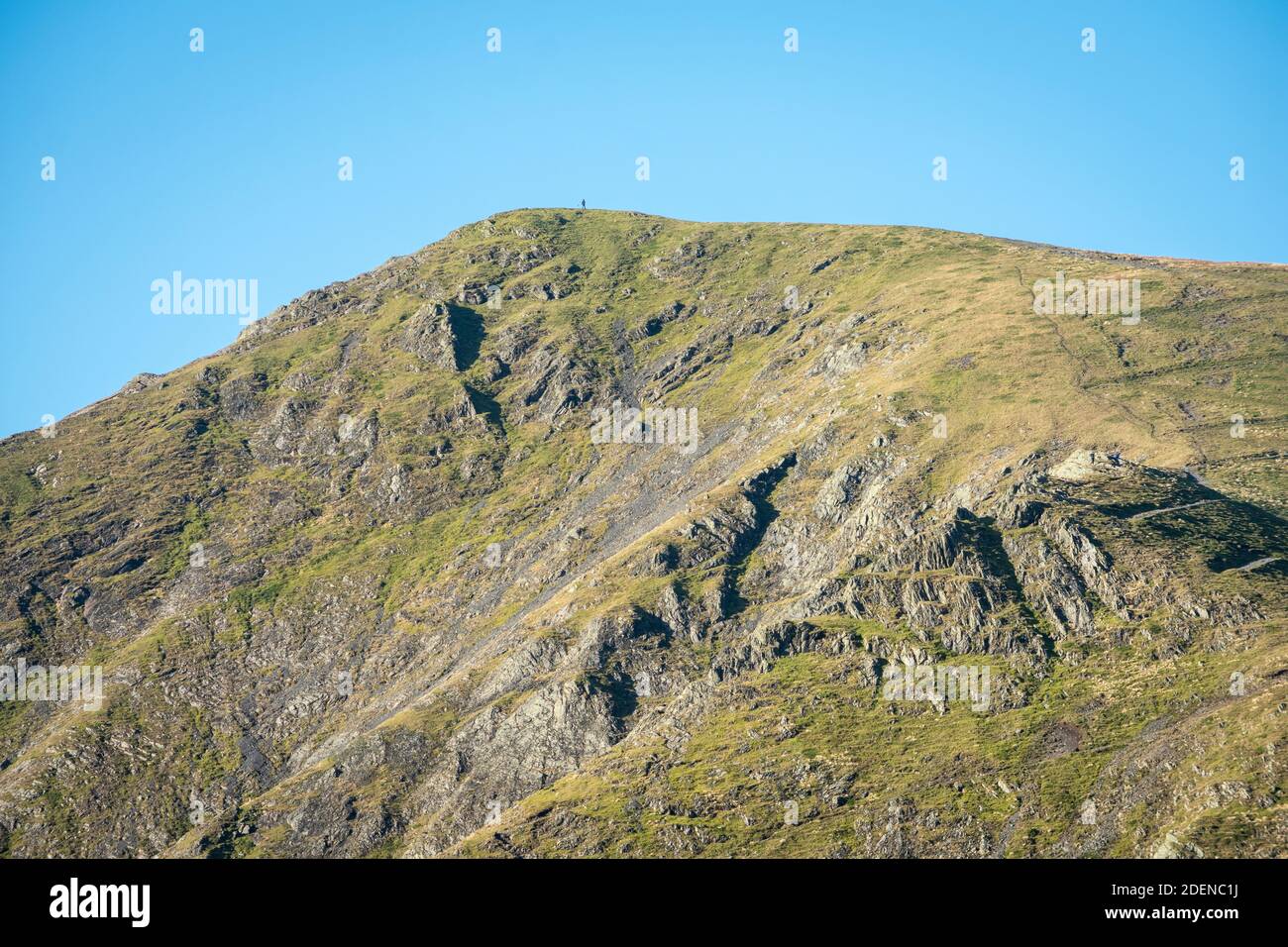 Mirando hacia la cumbre de Blennathra en el Lago Inglés Distrito Foto de stock