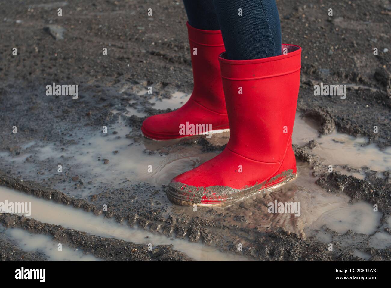 Botas de lluvia rojas e imágenes de alta resolución