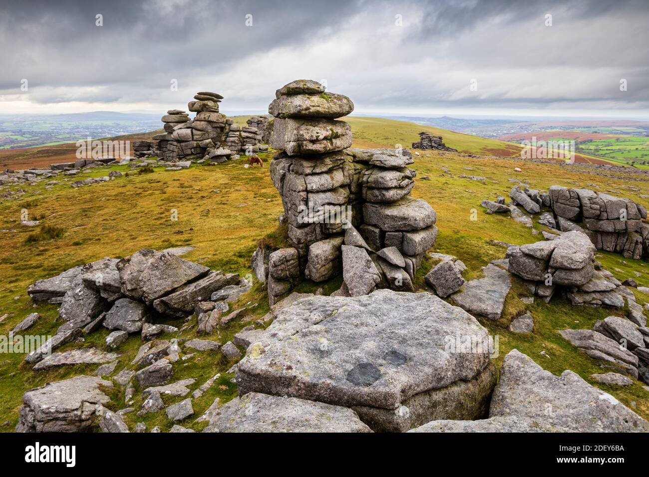 Staple Tor cerca de Merrivale, Parque Nacional Dartmoor, Devon, Inglaterra, Reino Unido, Europa Foto de stock