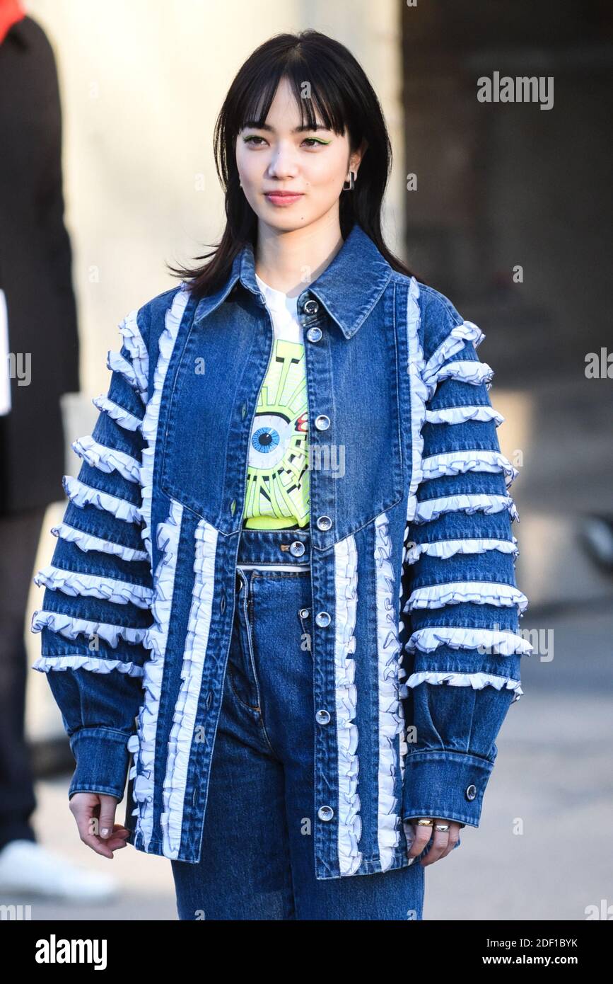 Nana Komatsu asiste a la feria Chanel Haute Couture Primavera/Verano 2020  como parte de la Semana de la Moda de París el 21 de enero de 2020 en  París, Francia. Foto de