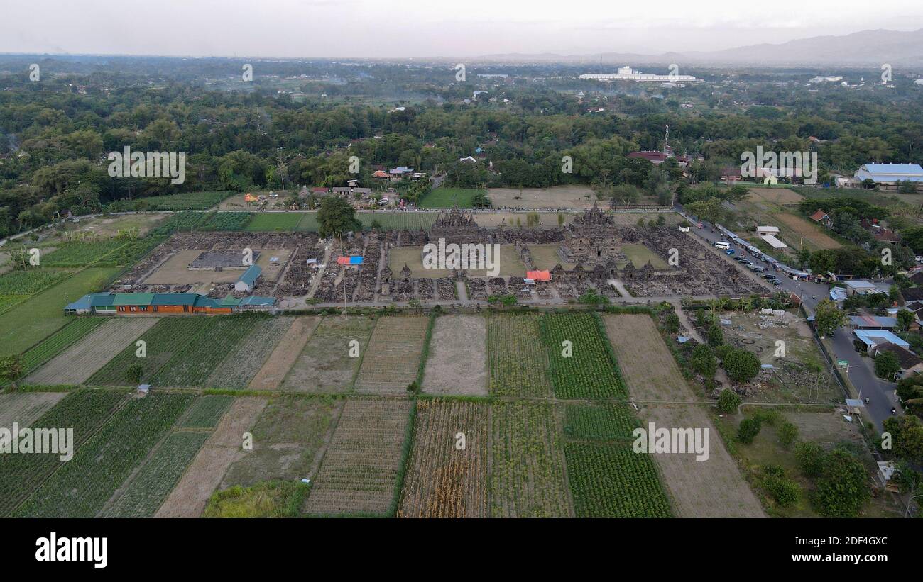 Vista aérea de Candi Plaosan o Templo de Plaosan en el complejo templo de Plaosan. Uno de los templos budistas javaneses situado Prambanan, Klaten, Yogyakarta. Foto de stock