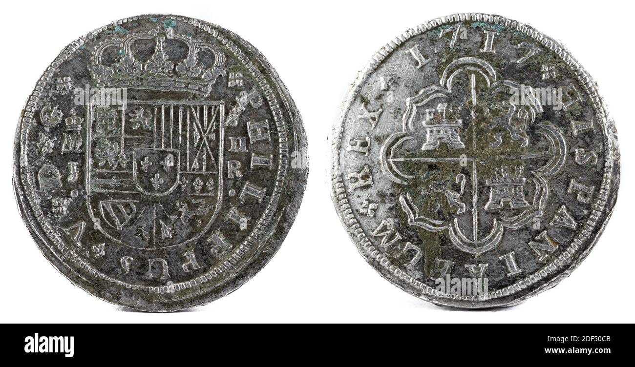 Antiguas monedas españolas de plata del rey Felipe V. 1717. Acuñado en Madrid. 2 reales. Foto de stock