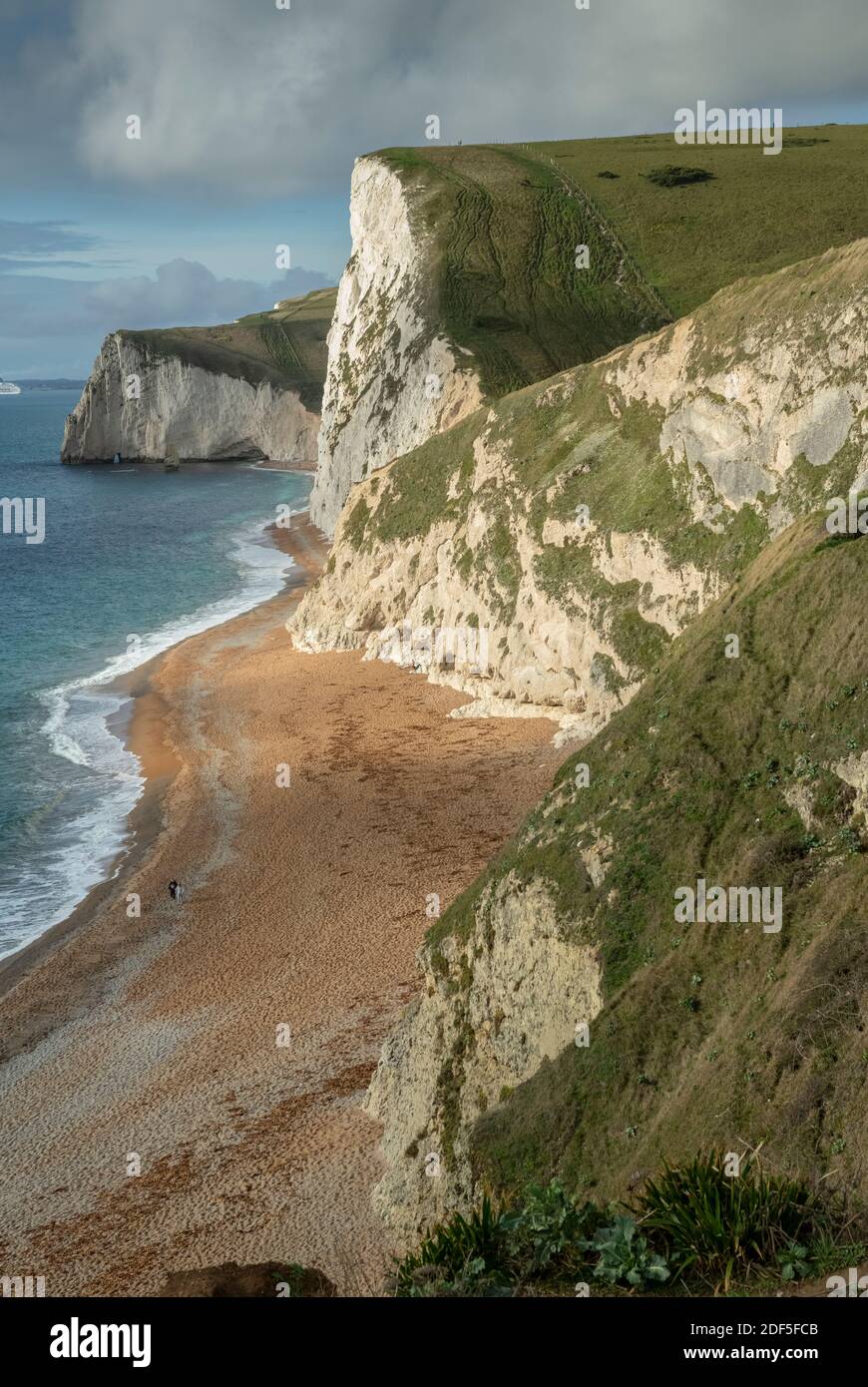 Tiza acantilados y bajadas al oeste de Lulworth, mirando hacia Swyre Head. Costa Jurásica, Dorset. Foto de stock