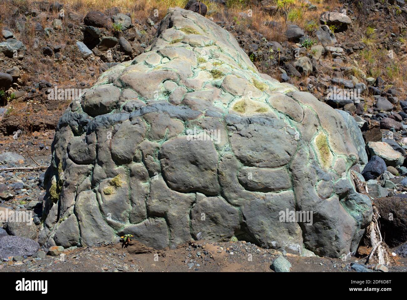 La lava de la almohada es lava con las estructuras características en forma de almohada atribuidas a la extrusión y consolidación bajo el agua. Barranco de las Angustias, la Foto de stock