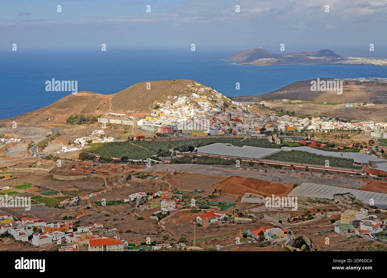 Barrio de Arucas. Arucas es un municipio de Gran Canaria situado junto al  volcán Montana de Arucas. Las Palmas, Gran Canaria, Islas Canarias, España  Fotografía de stock - Alamy