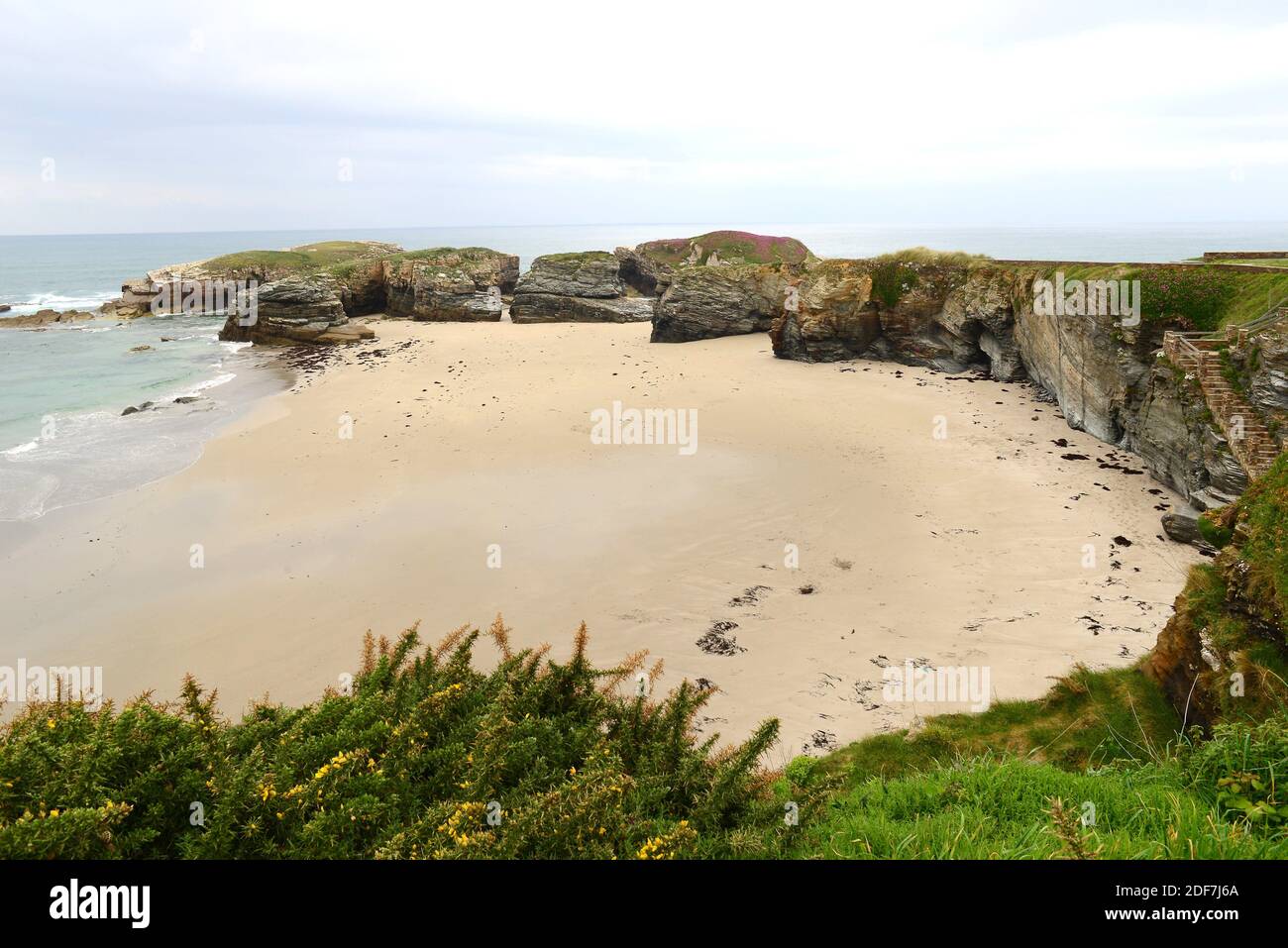 Praia das Illas (playa de las islas), marea baja. Ribadeo, provincia de Lugo, Galicia, España. Foto de stock