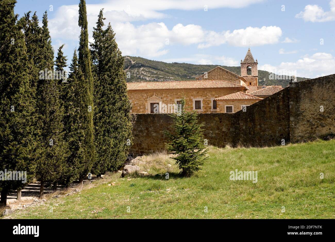 Tenencia de Benifasar o Parque Natural Tinença de Benifassa con monasterio de Santa María (gótico cisterciense siglo 13). Castellón, Comunidad Foto de stock