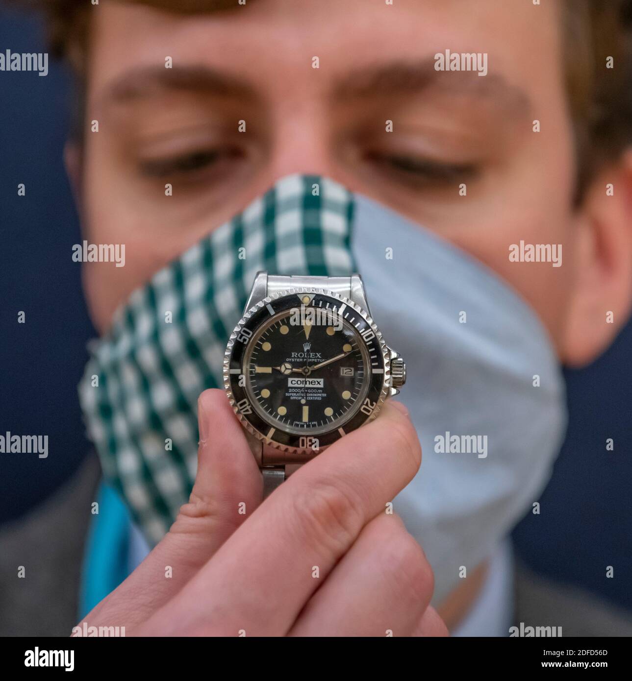 Londres, Reino Unido. 4 de diciembre de 2020. Bonhams Fine Watches venta  previa, una fina y rara Rolex sea Dweller, producido exclusivamente para la  mundialmente famosa compañía francesa de ingeniería y buceo