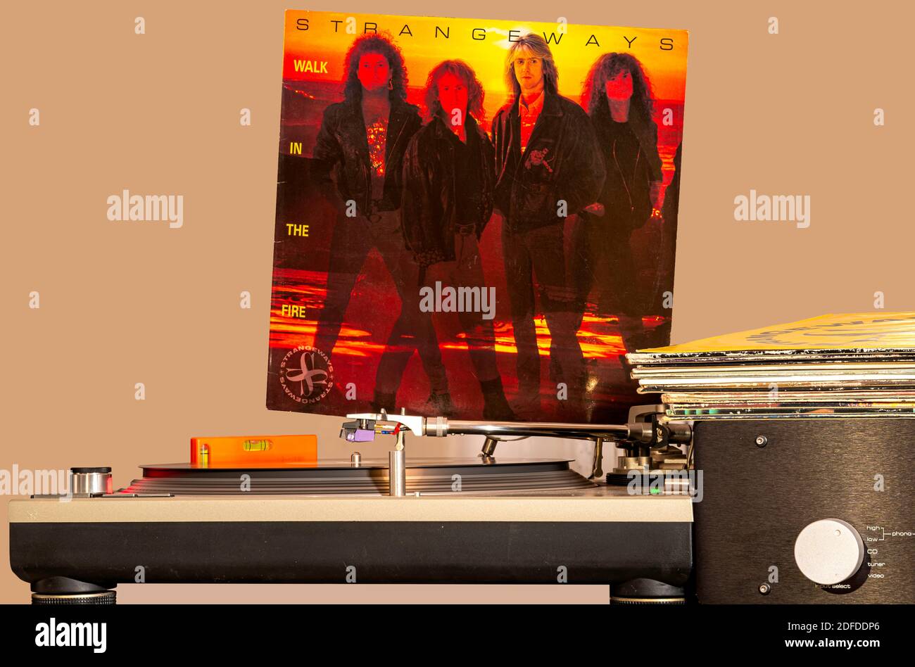 Modugno, Italia - 19 de noviembre de 2019: De mi colección privada, WALK IN THE FIRE album de Strangeways, banda británica de rock formada en 1984 en Escocia. Co Foto de stock
