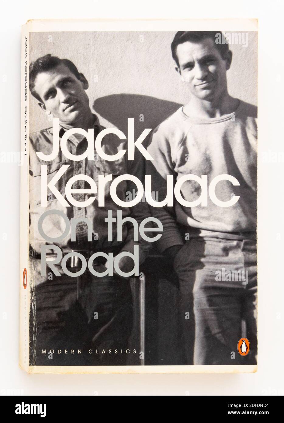 Jack Kerouac - en la carretera - frailecillos clásicos modernos libro de bolsillo Foto de stock