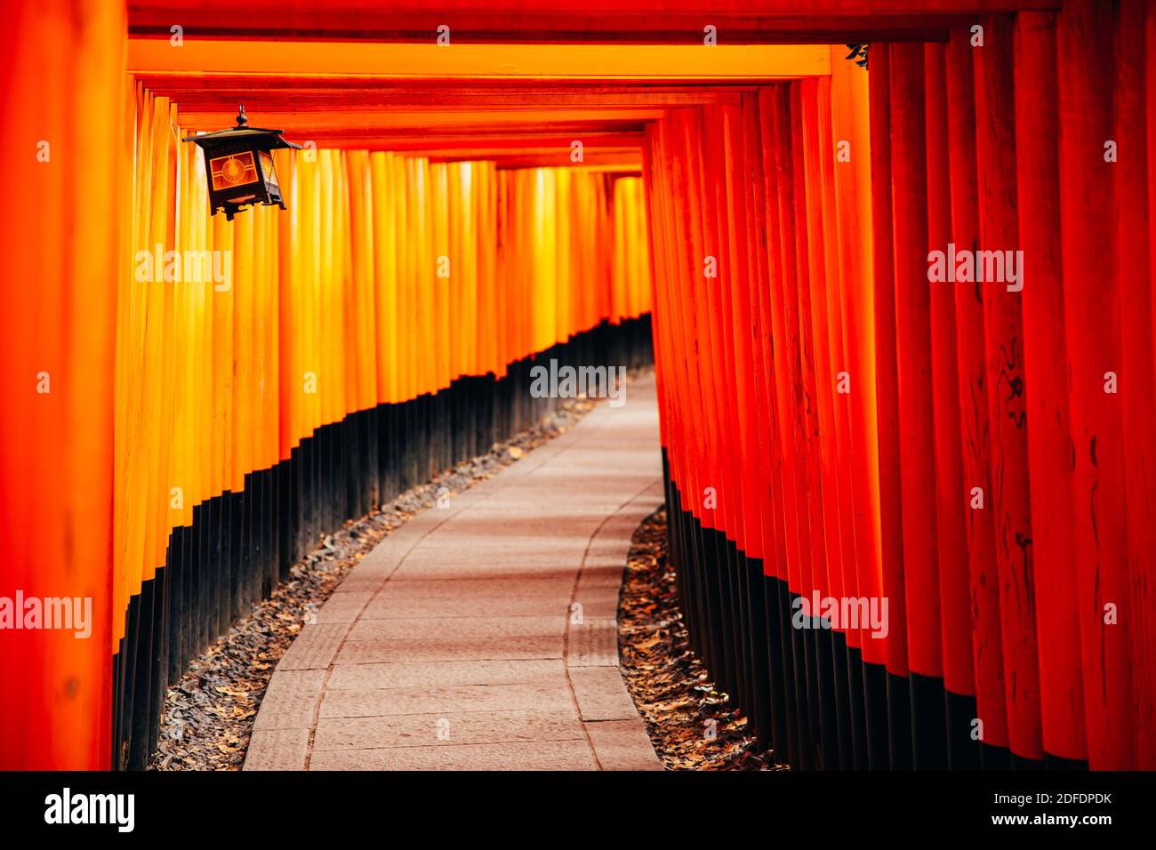 Objeto rojo religioso japonés clásico Foto de stock