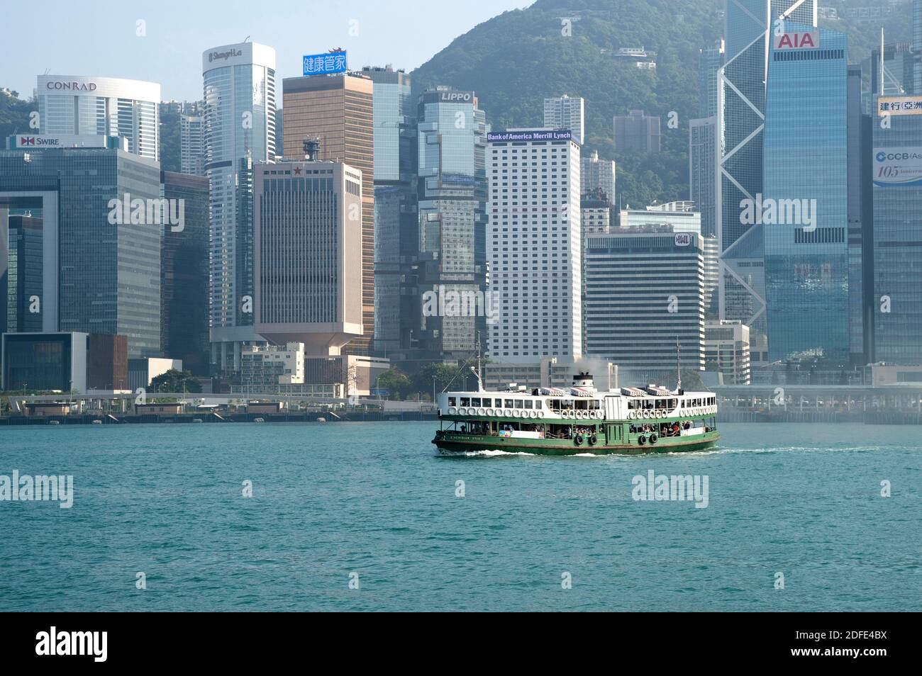 El Star Ferry, el Puerto Victoria, Hong Kong, China Foto de stock