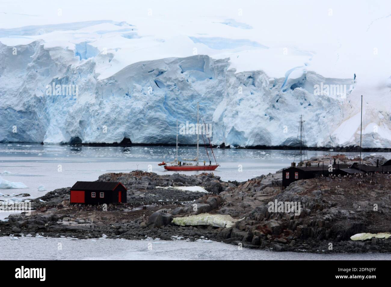 Estación de expedición de Puerto Lockroy en la Antártida Foto de stock