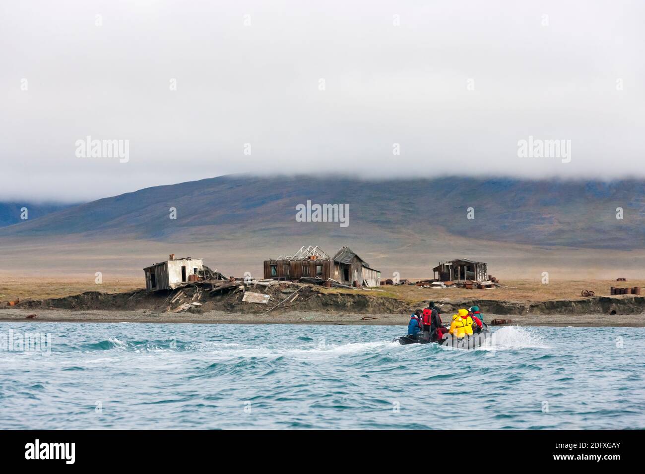 Estación de guardaparques en la isla de Wrangel en el Mar de Chukchi, Lejano Oriente ruso Foto de stock